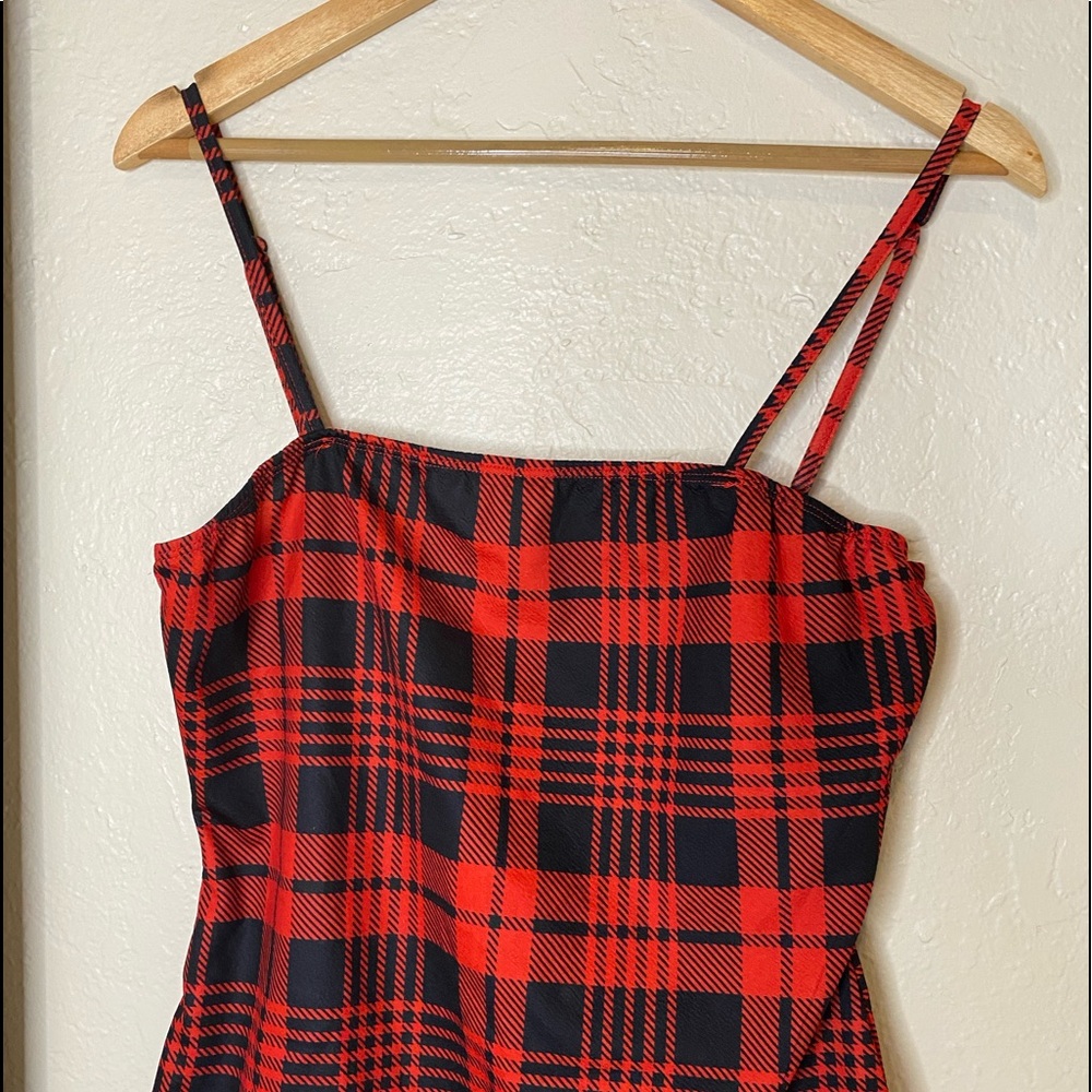 beautiful dress, size XL. new in red and black color ♦️▪️